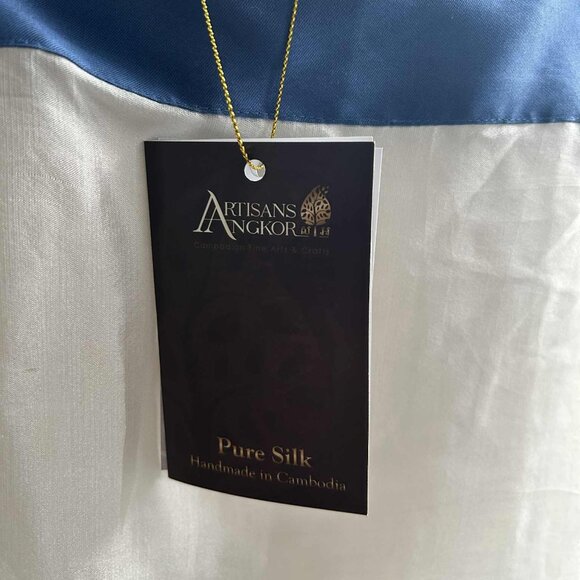 NWT Artisans Angkor Ivory & Indigo Floral Light Pure Silk Poncho — Free Size - Picture 9 of 12